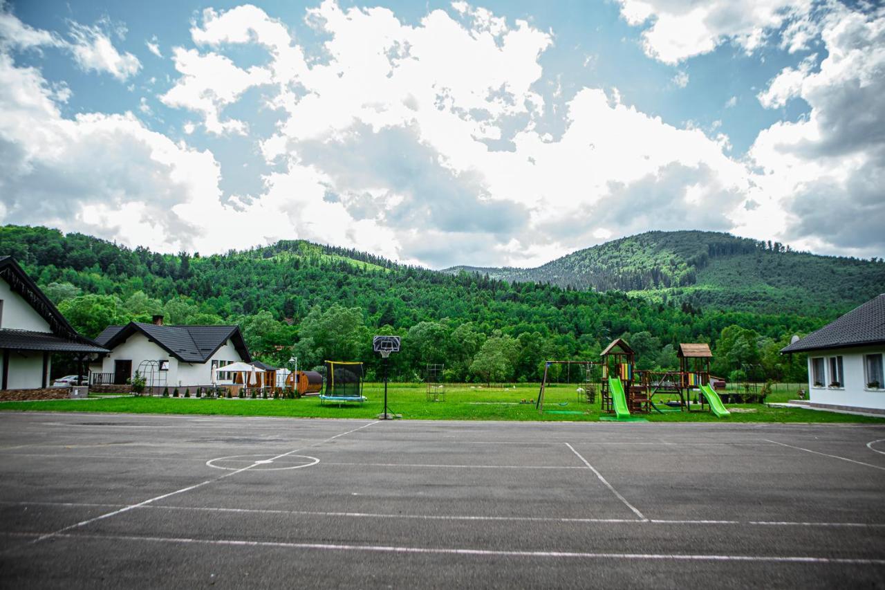 Pensiunea Arc Bucovina Vama  Buitenkant foto