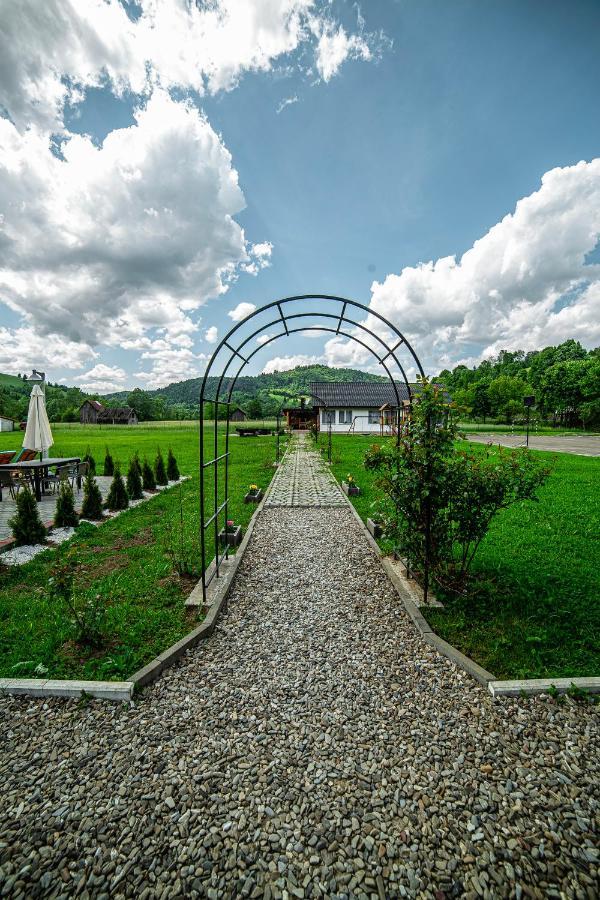 Pensiunea Arc Bucovina Vama  Buitenkant foto